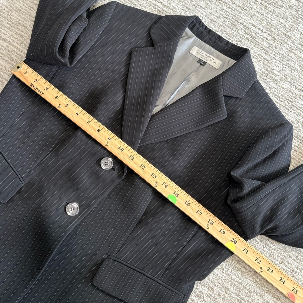 Tahari Arthur S Levine Pinstripe Blazer Womens Petite Size 14, 2 Button Jacket - Picture 9 of 12